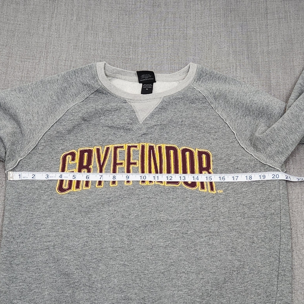 Universal Studios Harry Potter Gryffindor Spell Out Crew Neck - Picture 5 of 8